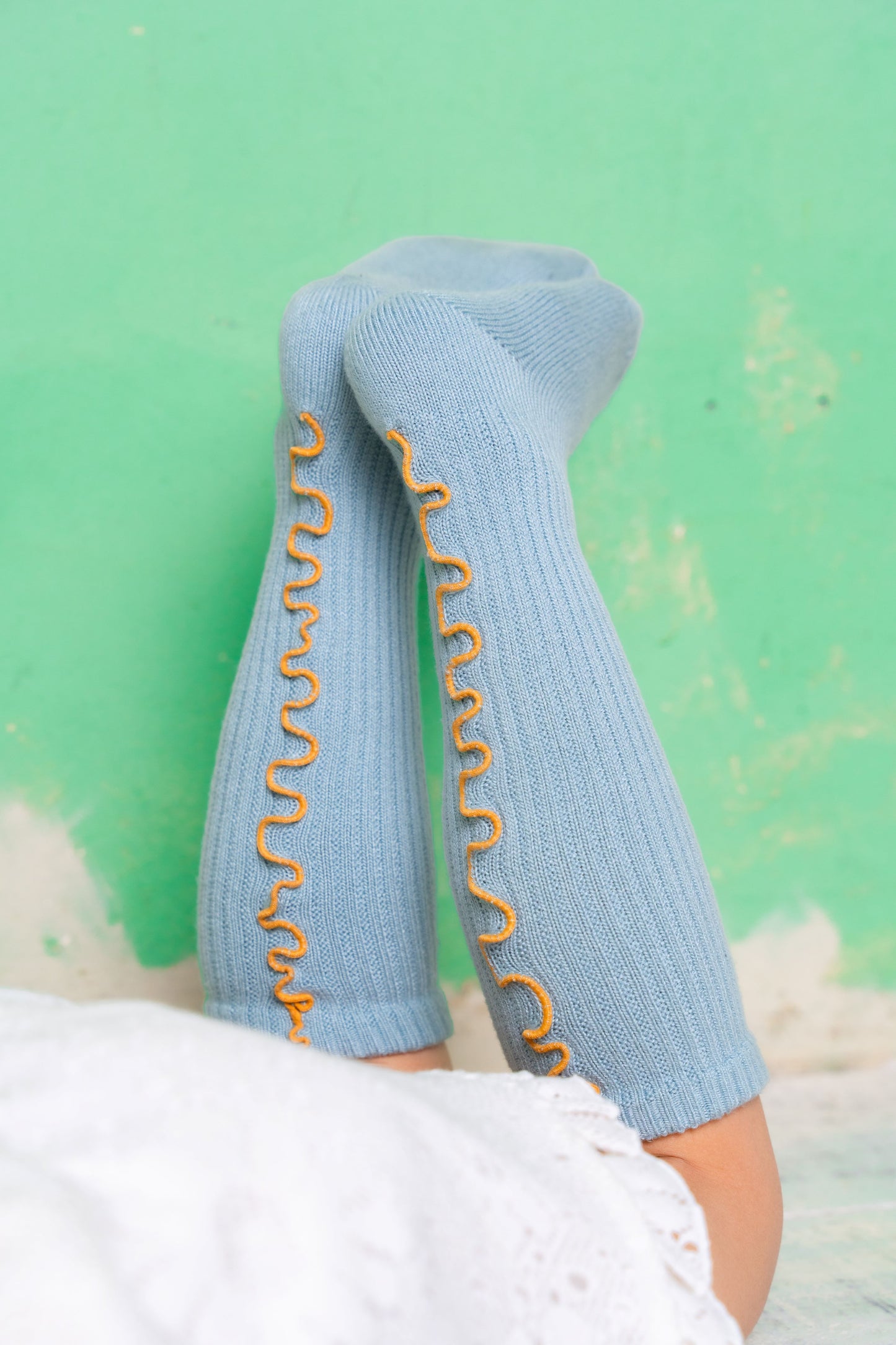 mellow ribbed high socks/　カデットブルー×パンプキン